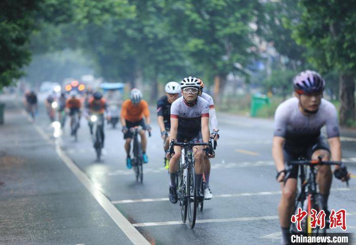 （湖南自行车比赛）逾350名自行车手湖南挑战300公里骑行插图