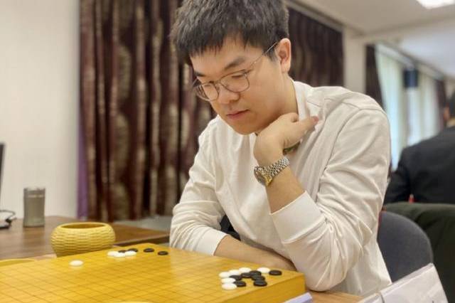 14日赛事 柯洁完胜韩世冠 赵晨宇击溃日本棋手 中国5:0再胜日悍将插图