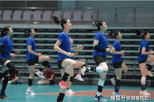 （中国女排集训队员）中国女排集训有针对性，蔡斌透露重要信息，两赛事球员名单已清晰插图