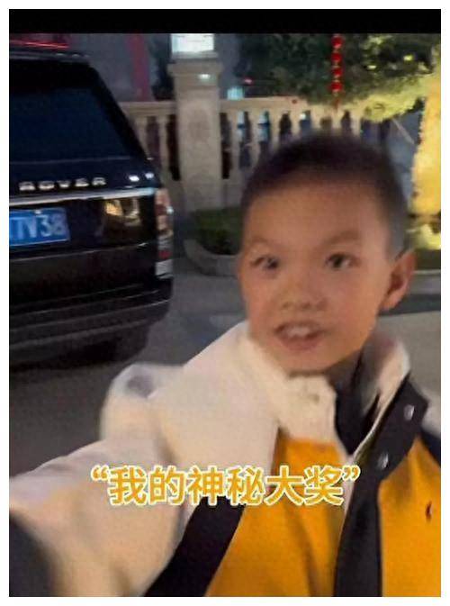 （林丹的豪车）林丹家人乘坐大路虎回家乡，曝光他们在福建的豪华别墅！插图