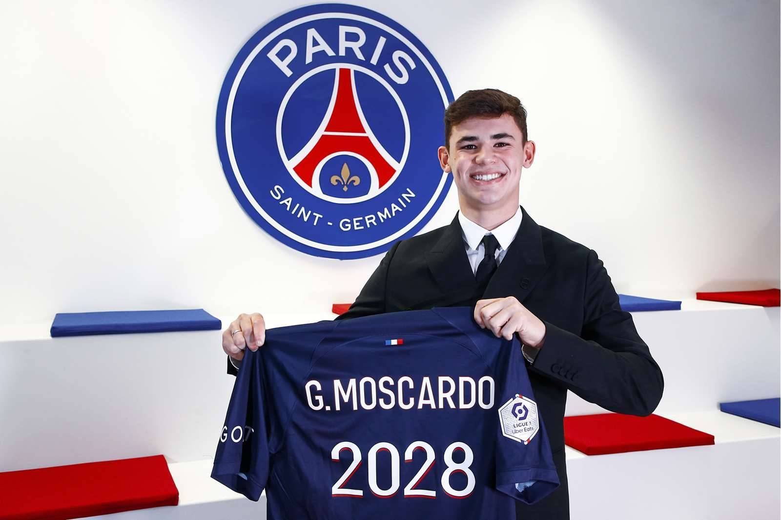 现伤缺3个月！官方：巴黎签18岁巴西新星莫斯卡多 转会费2200万欧插图
